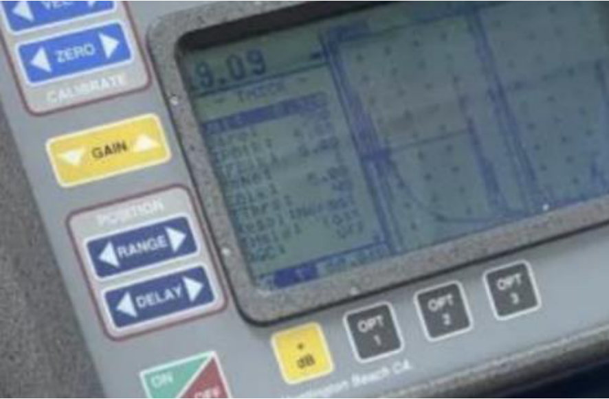 Ultrasonic inspection device screen for showing the echo pattern for Aluminum